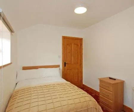 Abbington House בית הארחה 3*